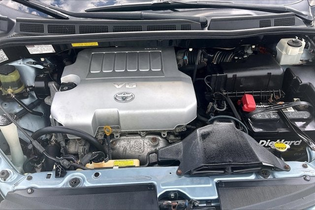 2010 Toyota SIENNA XLE