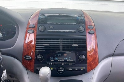 2010 Toyota SIENNA XLE