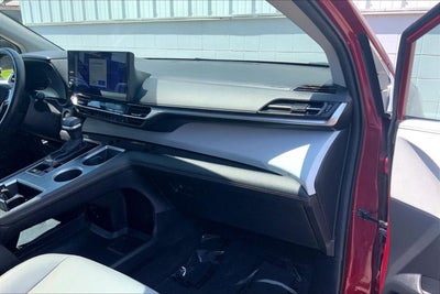 2025 Toyota Sienna XLE