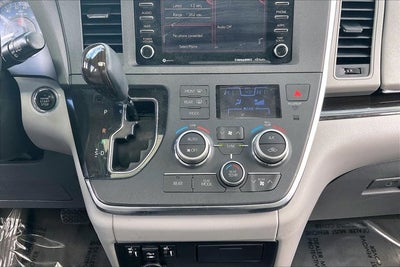 2019 Toyota SIENNA XLE 3.5L XLE