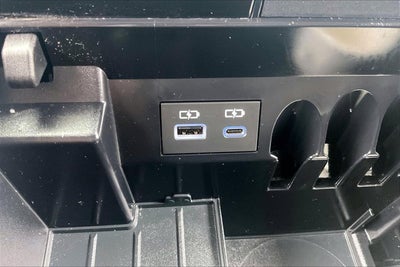 2023 Toyota TUNDRA 4X4 SR