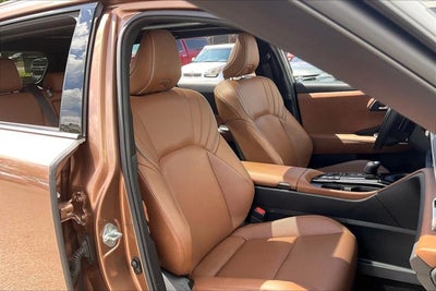 2025 Toyota Crown Signia Limited