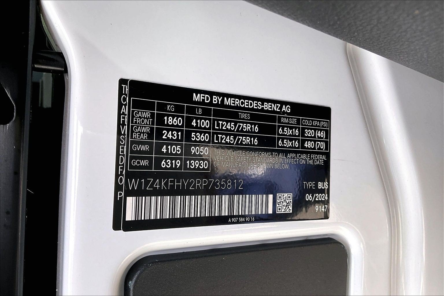 2024 Mercedes-Benz Sprinter Passenger 144 WB