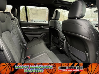 2026 Jeep Grand Cherokee Laredo Altitude