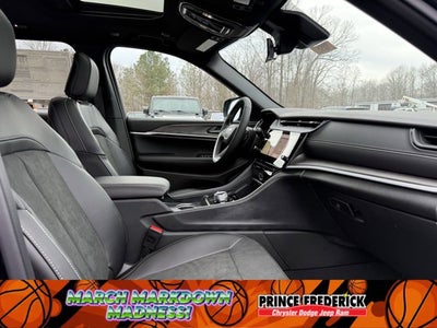 2026 Jeep Grand Cherokee Laredo Altitude