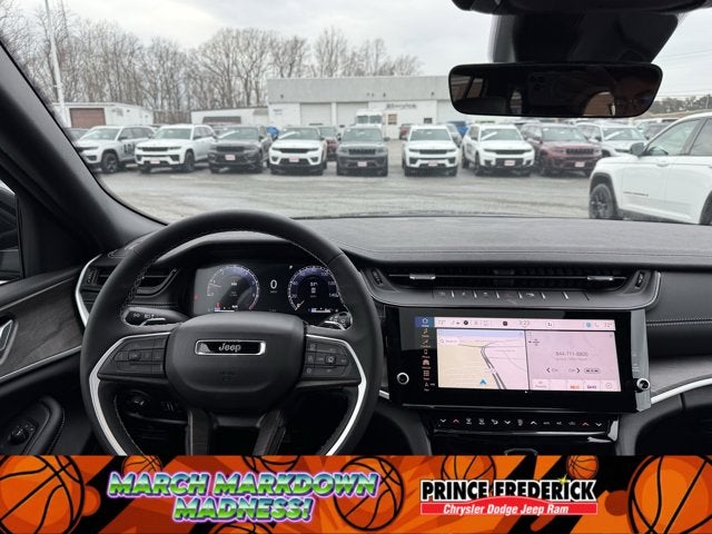 2026 Jeep Grand Cherokee Laredo Altitude