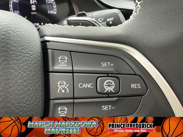 2026 Jeep Grand Cherokee Laredo Altitude