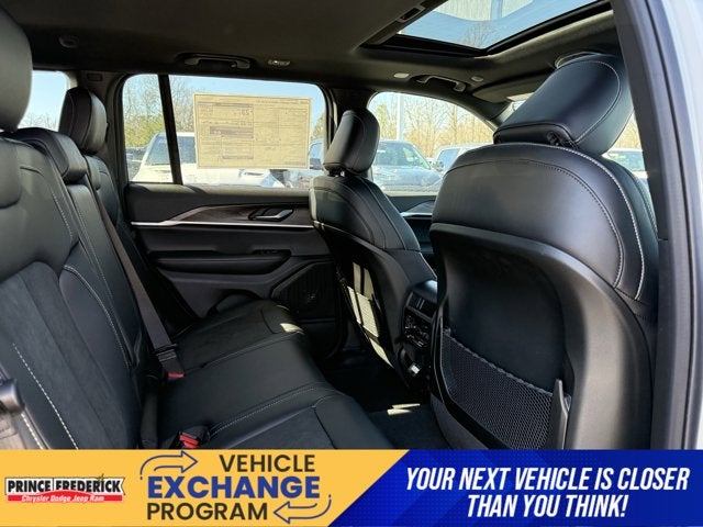 2026 Jeep Grand Cherokee Laredo Altitude