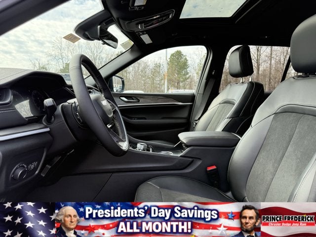 2026 Jeep Grand Cherokee Laredo Altitude