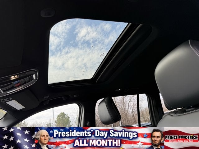 2026 Jeep Grand Cherokee Laredo Altitude