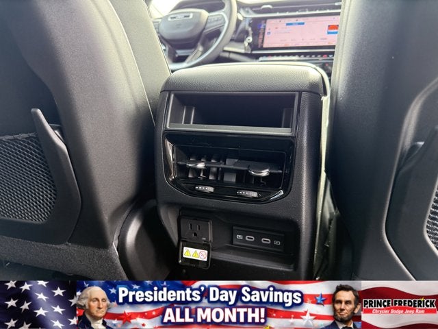 2026 Jeep Grand Cherokee Laredo Altitude