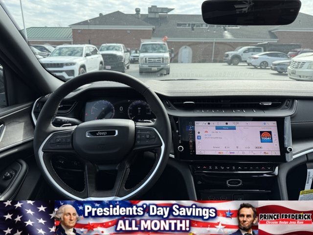 2026 Jeep Grand Cherokee Laredo Altitude