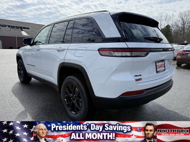 2026 Jeep Grand Cherokee Laredo Altitude