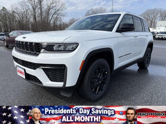 2026 Jeep Grand Cherokee Laredo Altitude