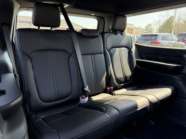 2026 Jeep Grand Wagoneer Base