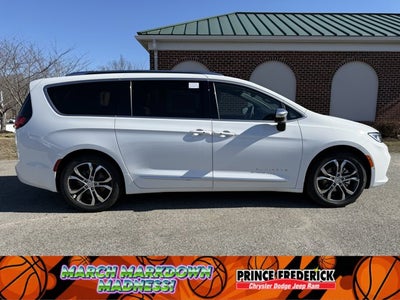 2026 Chrysler Pacifica Pinnacle