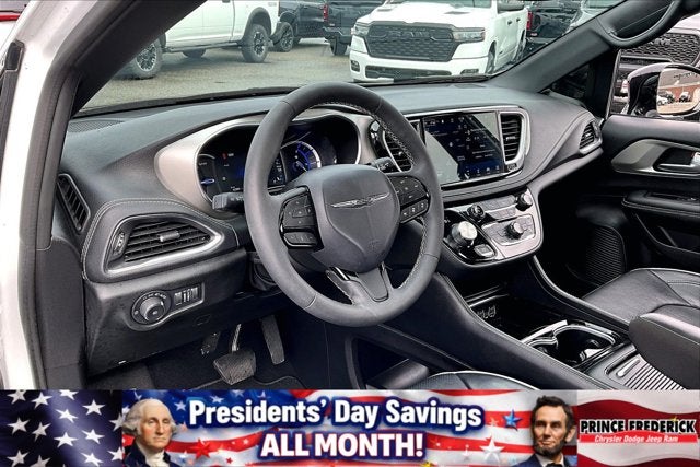 2023 Chrysler Pacifica Hybrid Limited