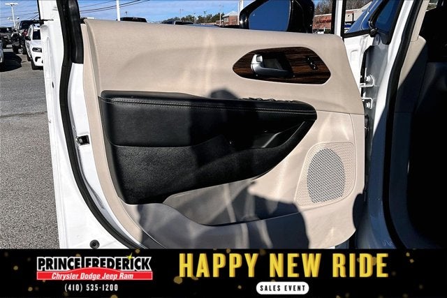 2023 Chrysler Pacifica Hybrid Limited