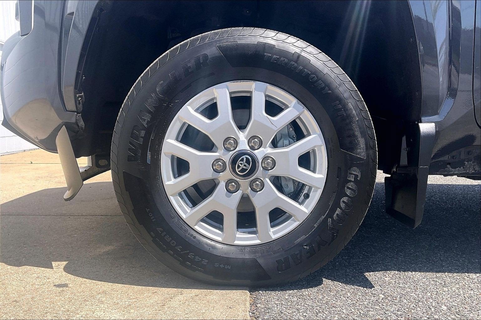 2025 Toyota Tacoma 4WD SR5