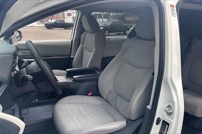 2023 Toyota Sienna LE