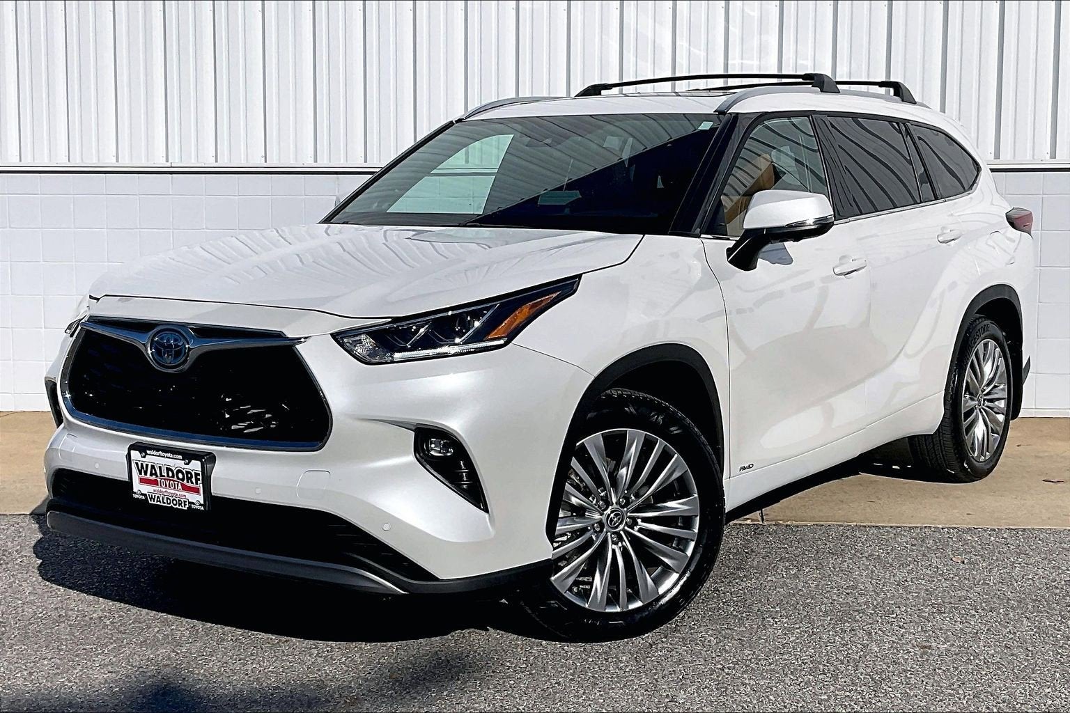 2024 Toyota Highlander Hybrid Platinum