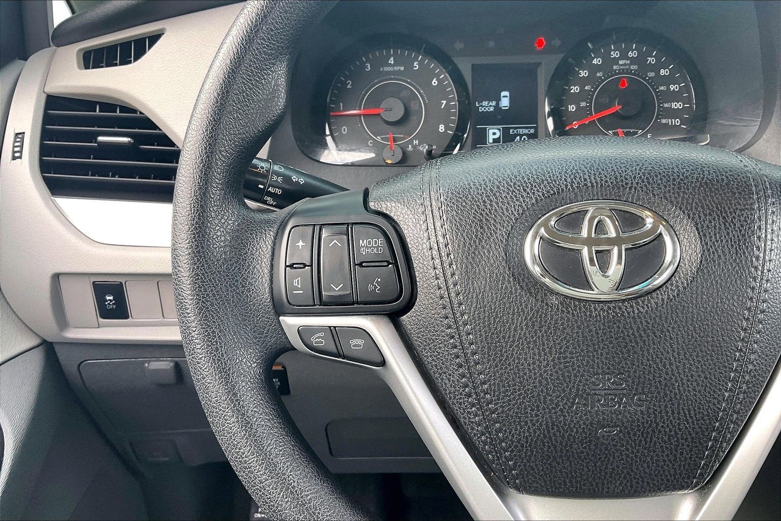 2017 Toyota Sienna LE