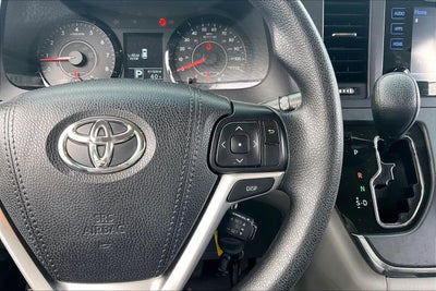 2017 Toyota Sienna LE