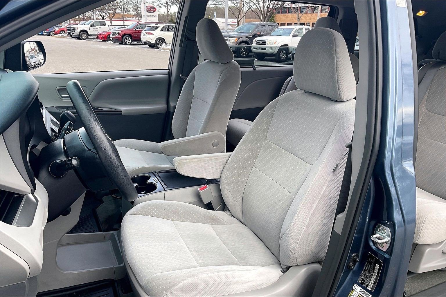 2017 Toyota Sienna LE