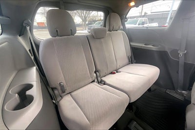 2017 Toyota Sienna LE