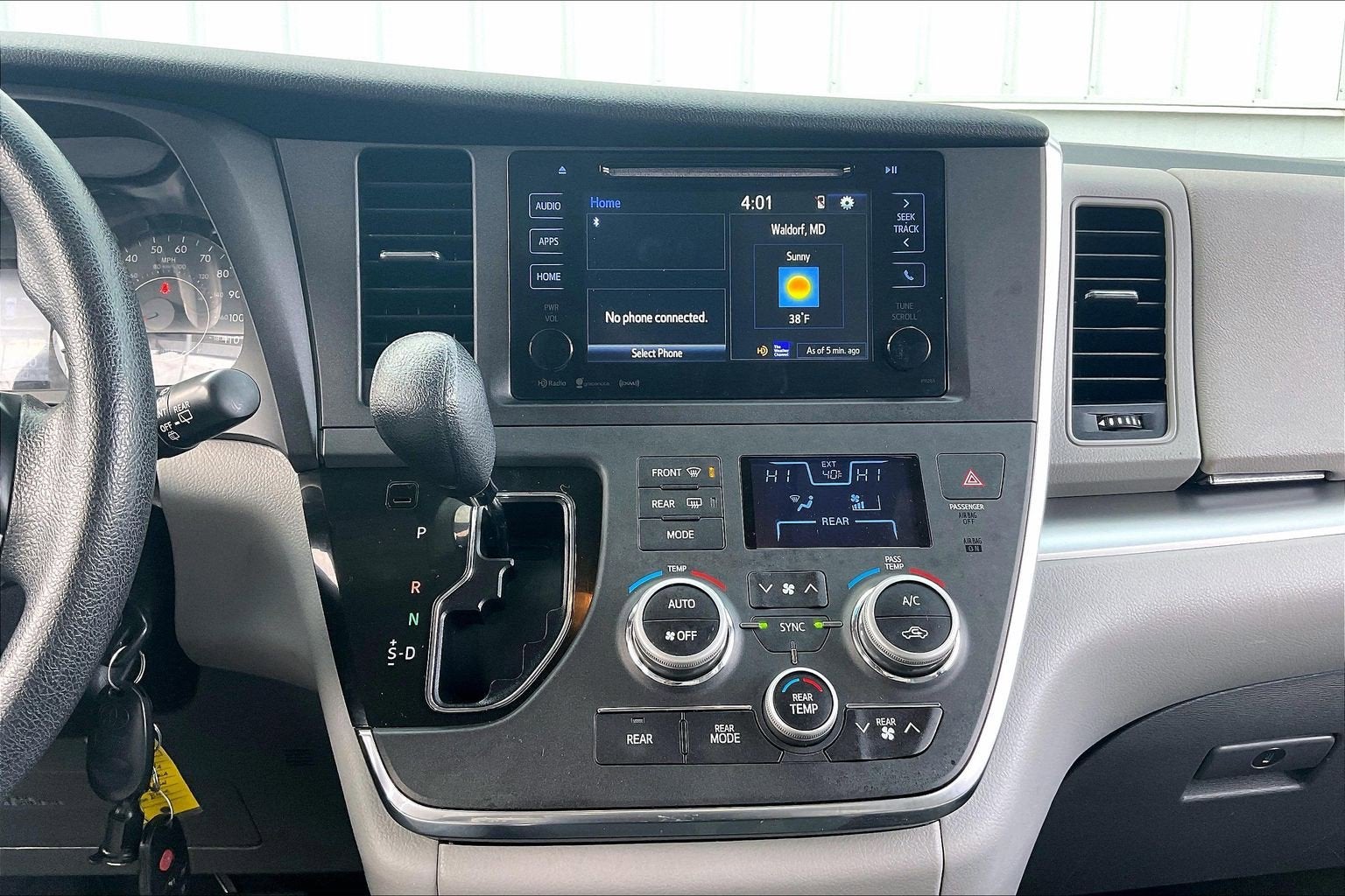 2017 Toyota Sienna LE