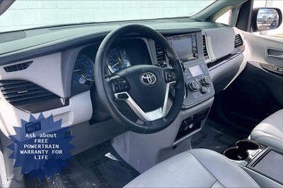 2019 Toyota Sienna XLE