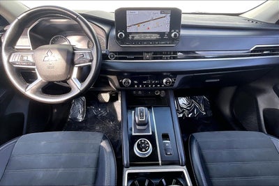 2024 Mitsubishi Outlander SE