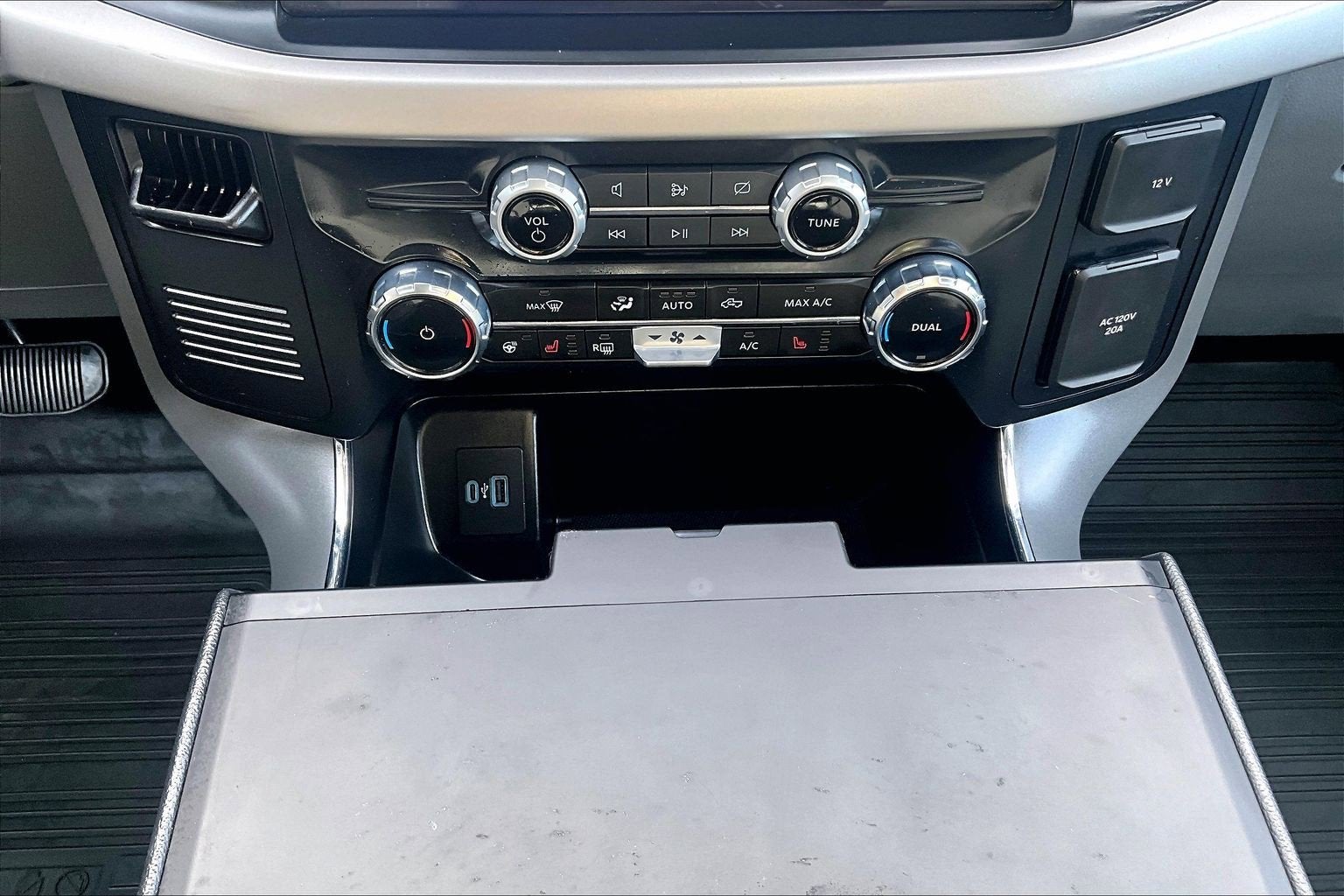 2023 Ford F-150 Lightning XLT LONG RANGE LUX PACKAGE