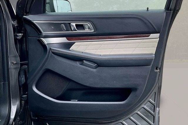 2017 Ford Explorer Platinum