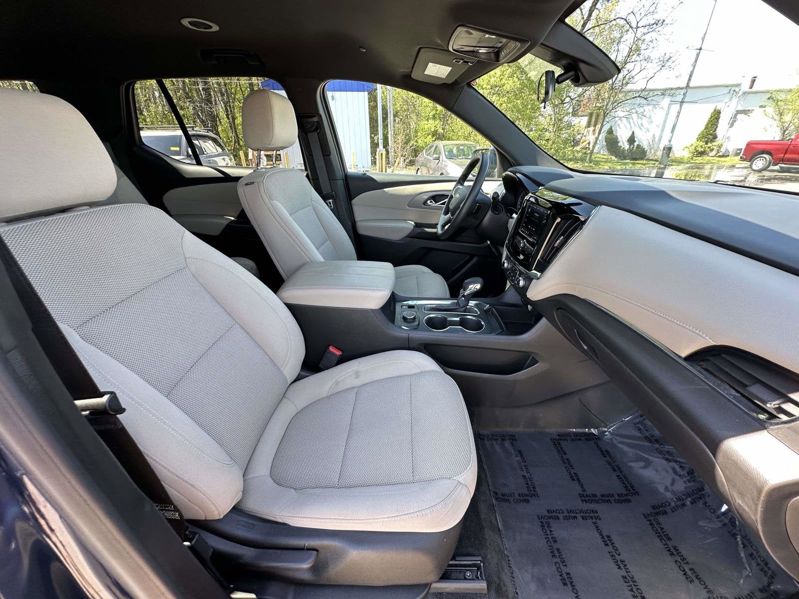 2023 Chevrolet Traverse LS