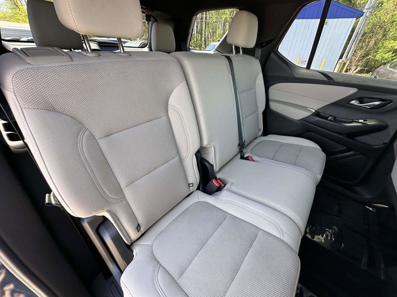 2023 Chevrolet Traverse LS