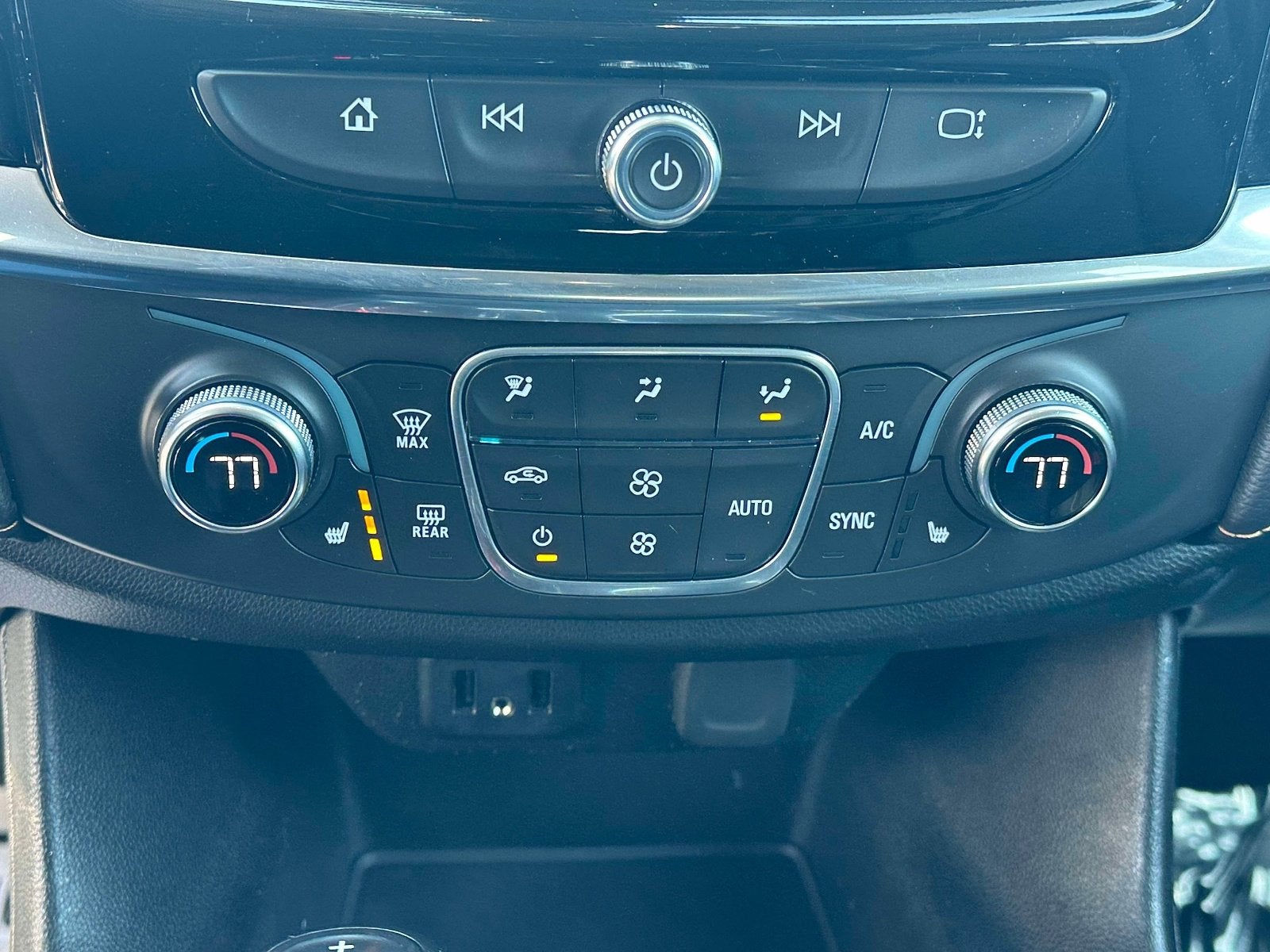 2019 Chevrolet Traverse LT Leather