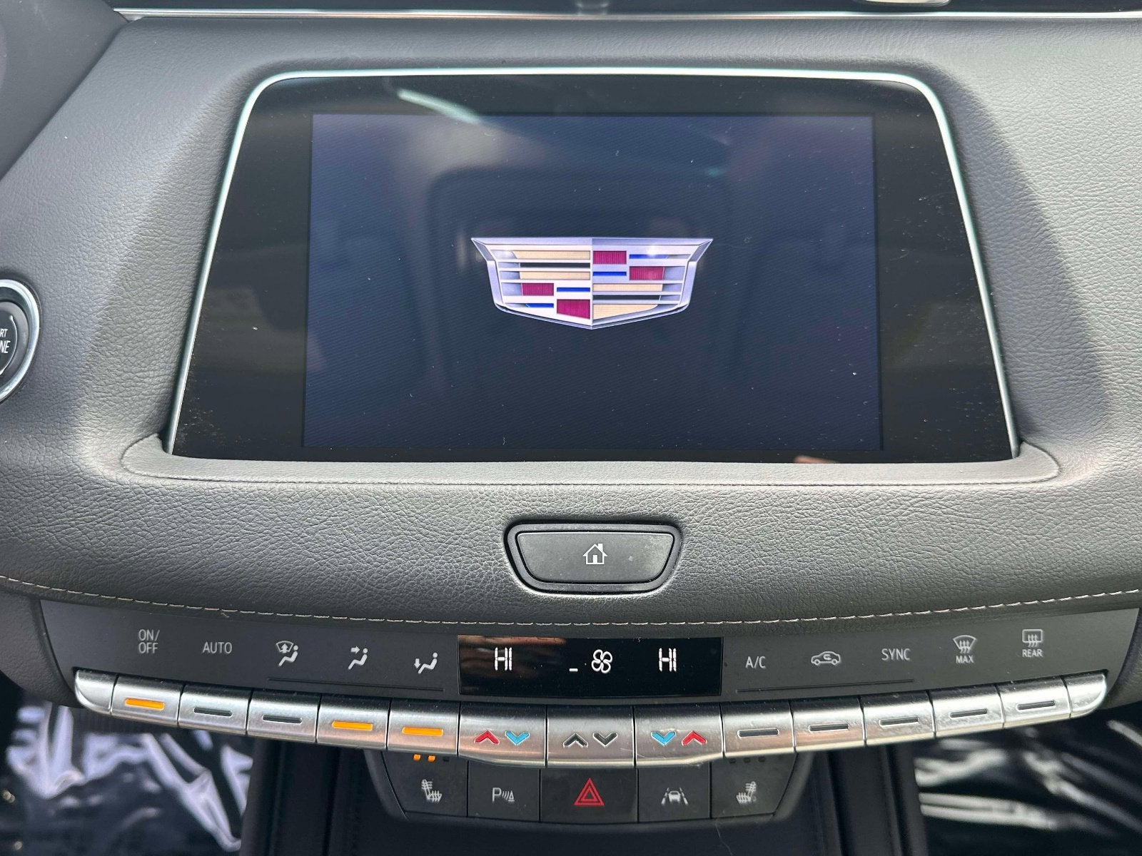 2022 Cadillac XT4 Luxury