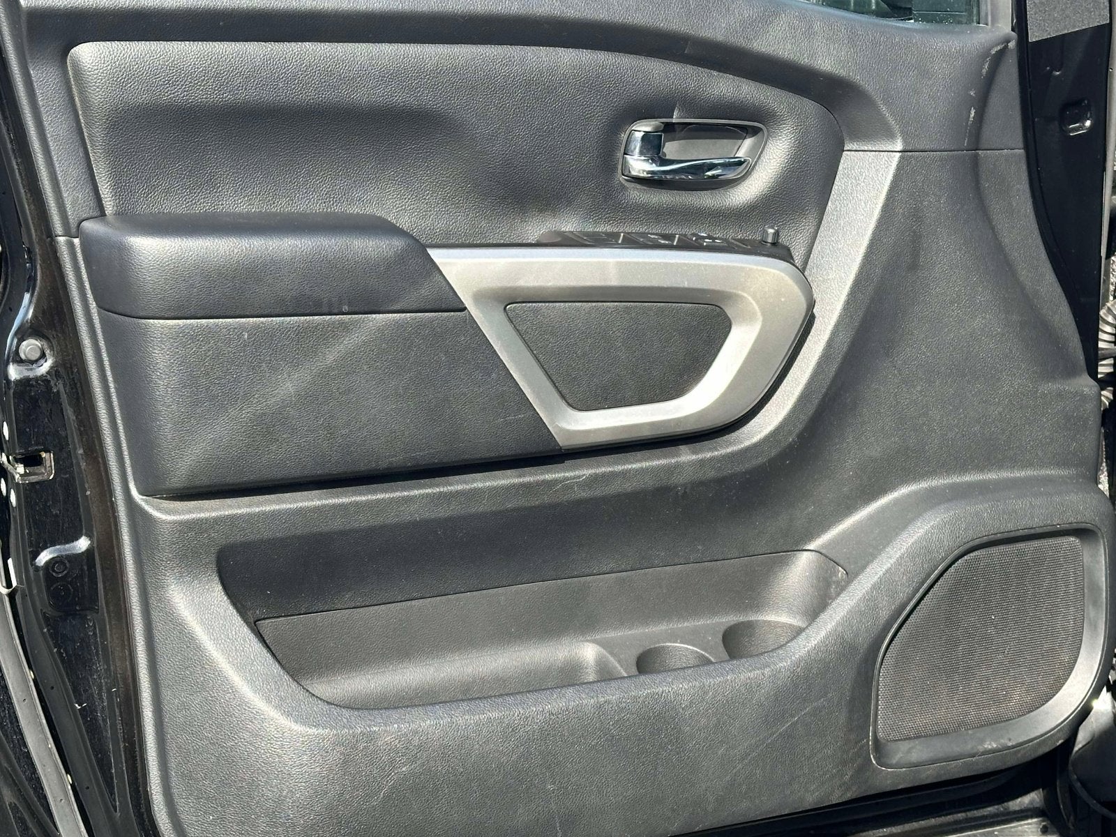 2020 Nissan Titan SV