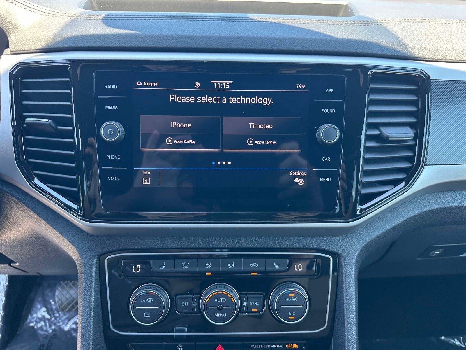 2023 Volkswagen Atlas Cross Sport 2.0T SE w/Technology