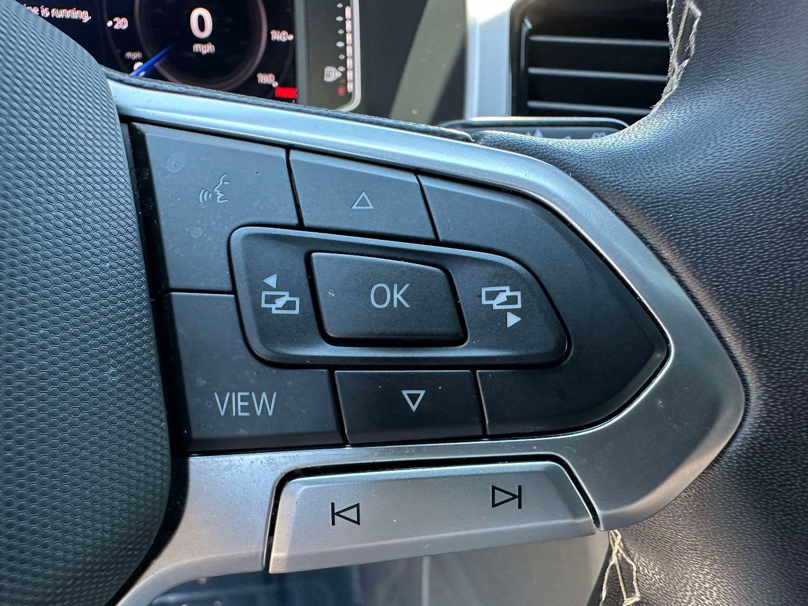 2023 Volkswagen Atlas Cross Sport 2.0T SE w/Technology