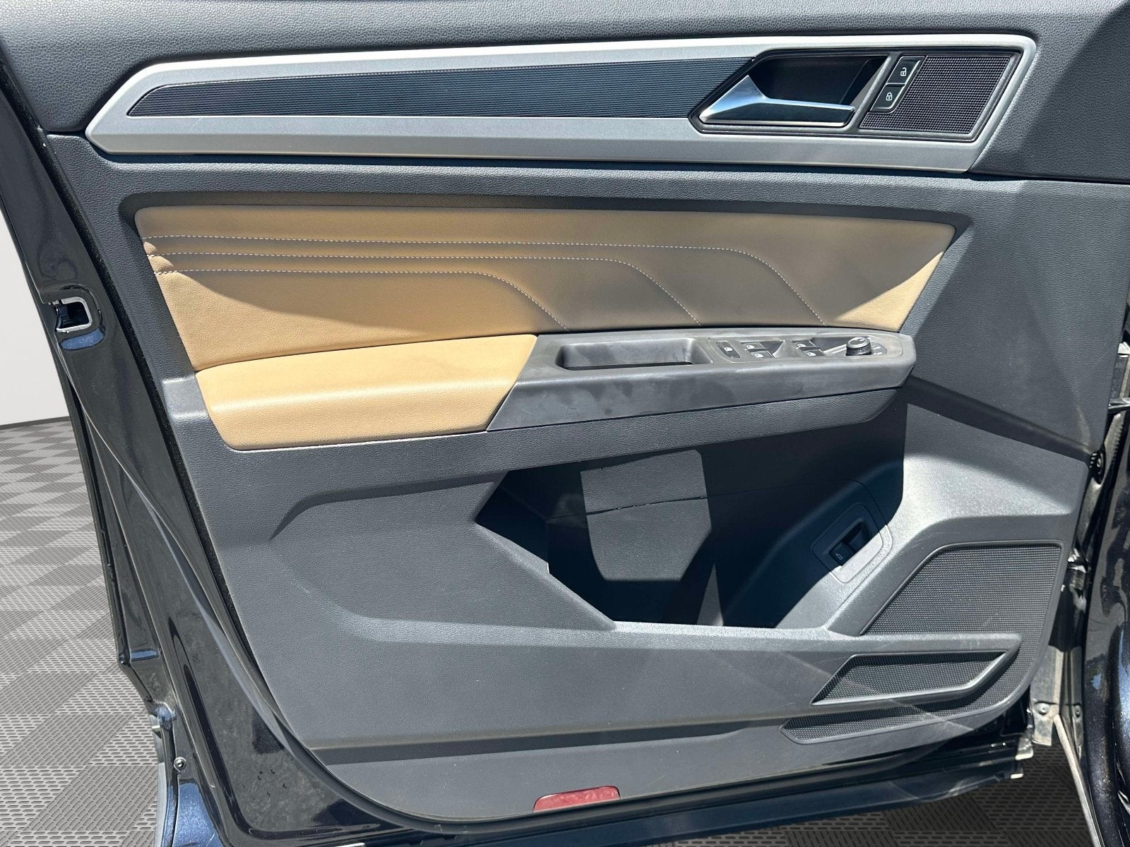 2023 Volkswagen Atlas Cross Sport 2.0T SE w/Technology