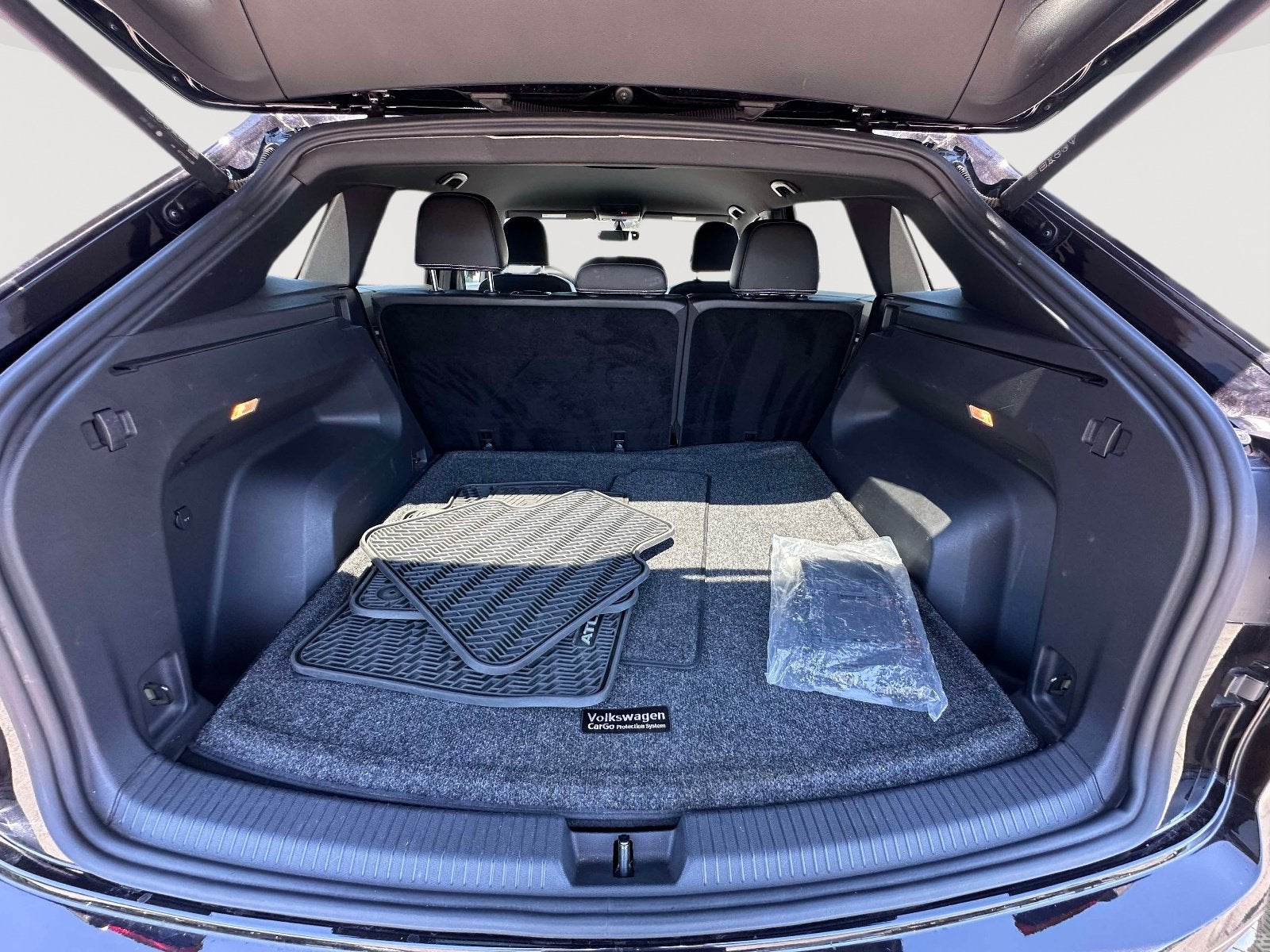 2023 Volkswagen Atlas Cross Sport 2.0T SE w/Technology