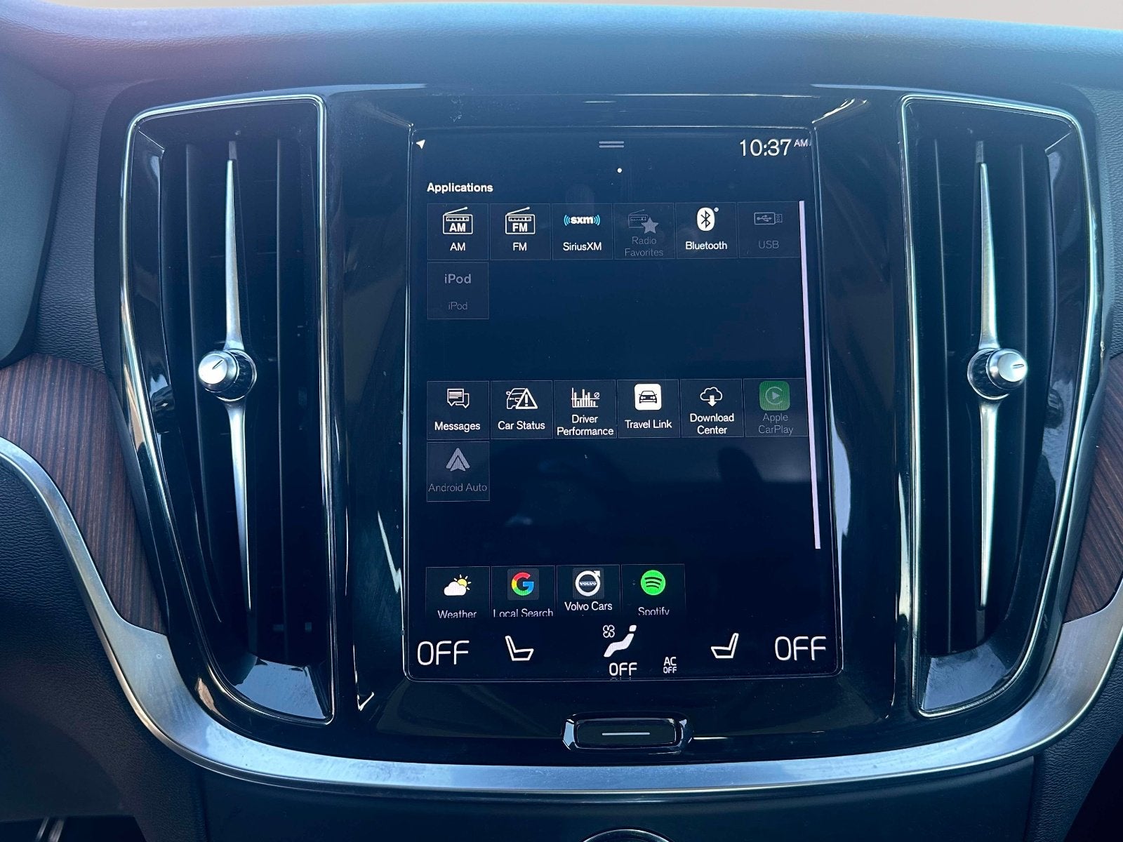 2022 Volvo S60 Momentum