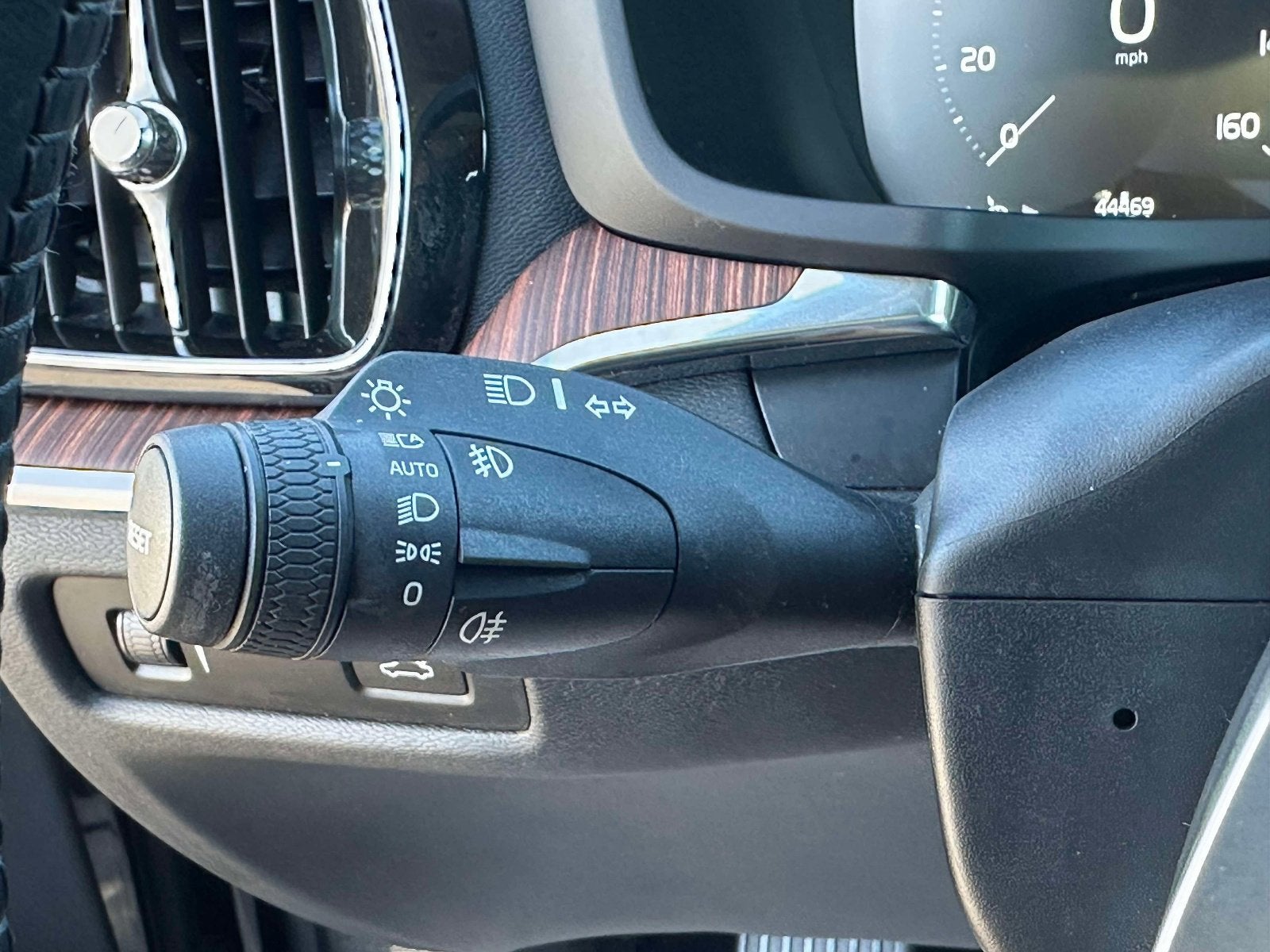 2022 Volvo S60 Momentum