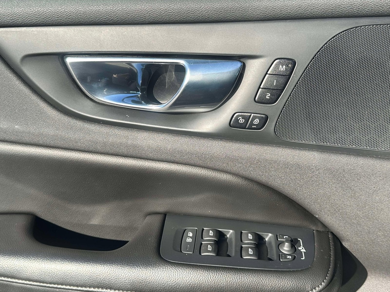 2022 Volvo S60 Momentum