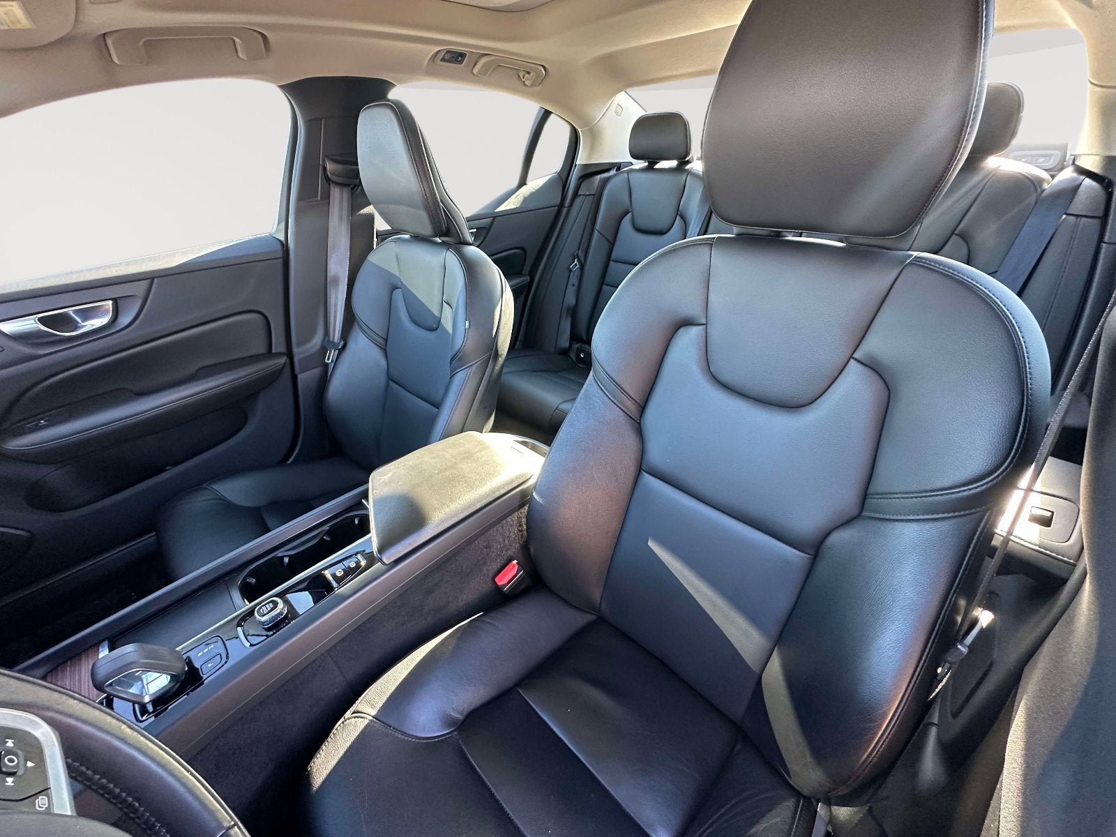 2022 Volvo S60 Momentum