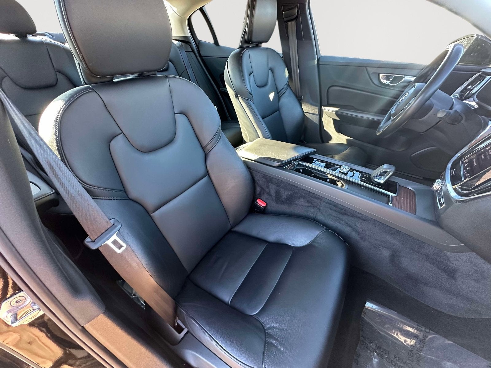 2022 Volvo S60 Momentum