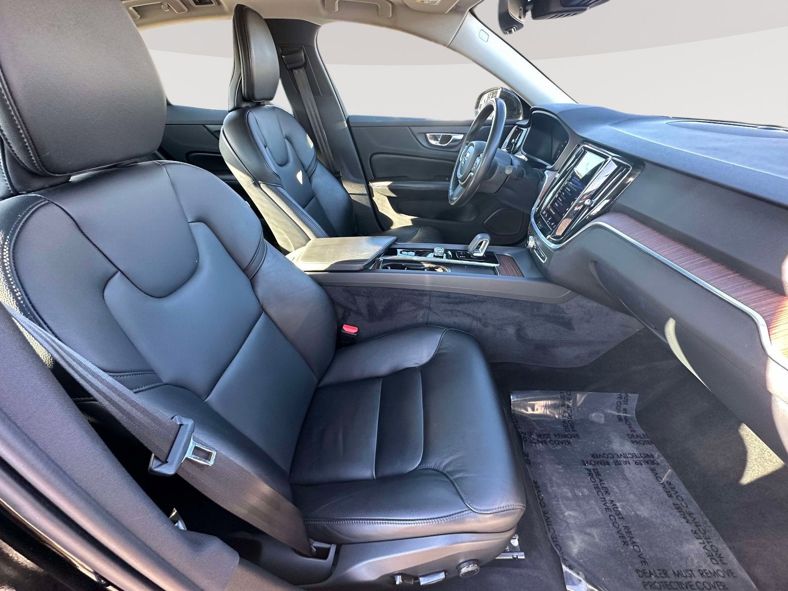 2022 Volvo S60 Momentum