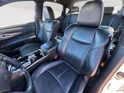 2017 INFINITI Q70 3.7